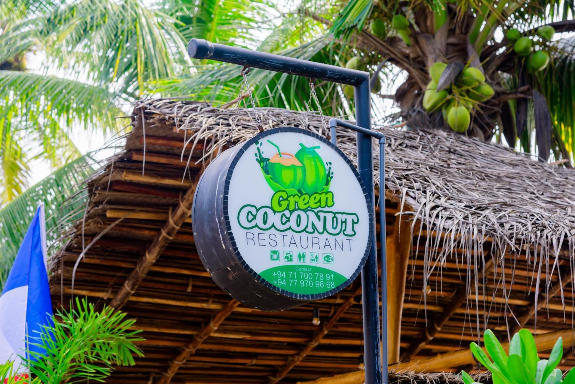 Golden Surfer Beach Hotel Тангалла Экстерьер фото