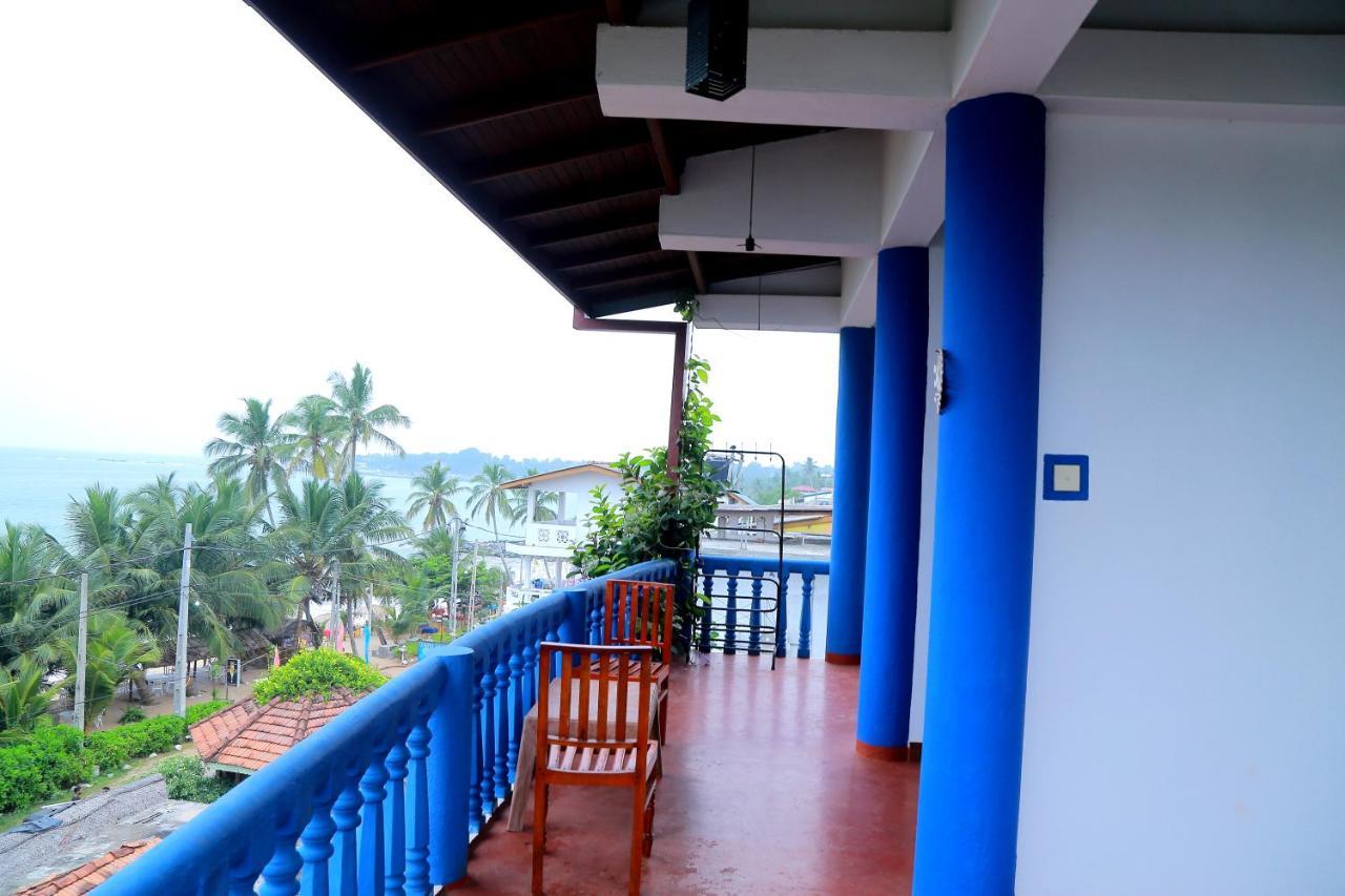 Golden Surfer Beach Hotel Тангалла Экстерьер фото