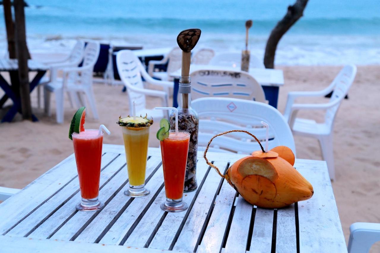 Golden Surfer Beach Hotel Тангалла Экстерьер фото