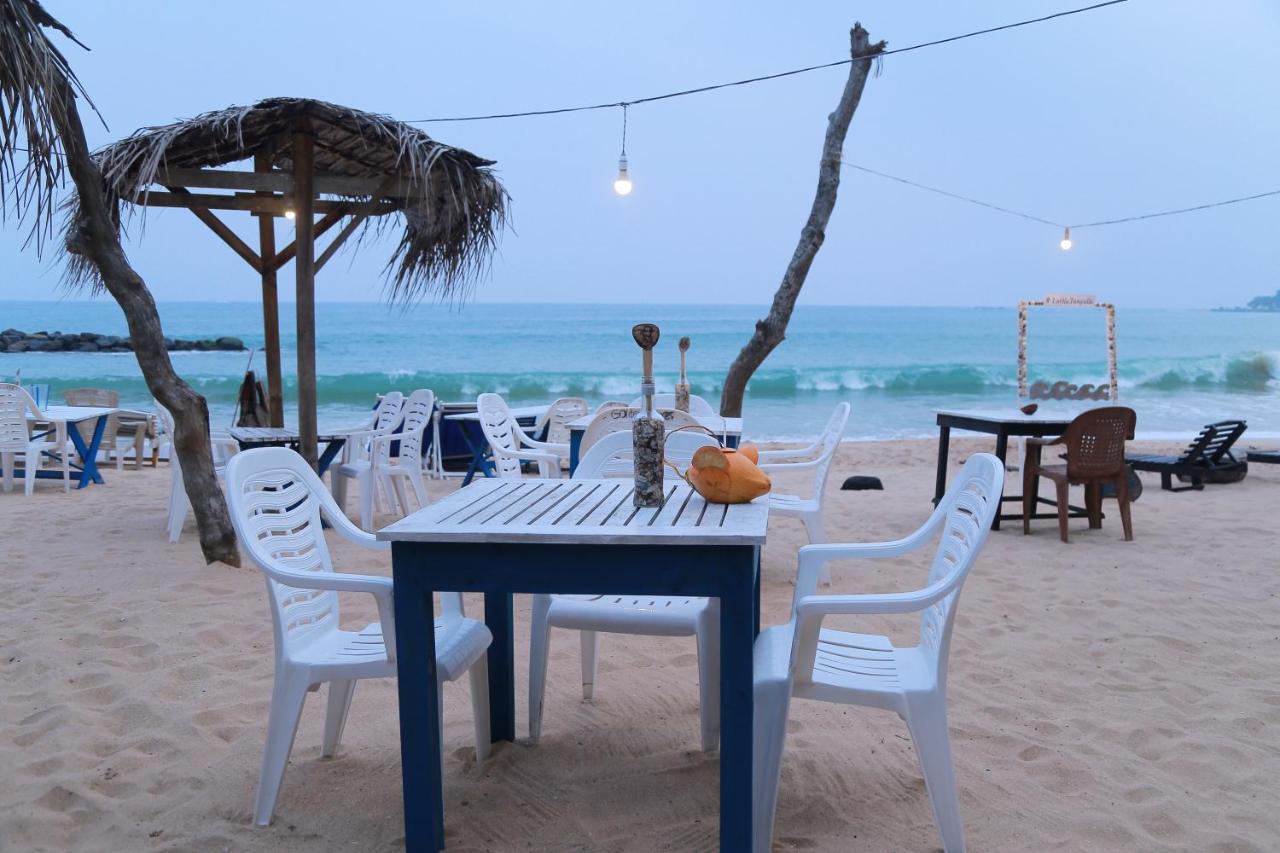 Golden Surfer Beach Hotel Тангалла Экстерьер фото
