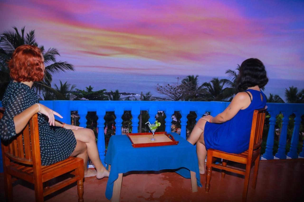 Golden Surfer Beach Hotel Тангалла Экстерьер фото